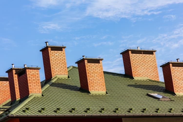 Przewody kominowe w budynkach – obowiązki zarządcy