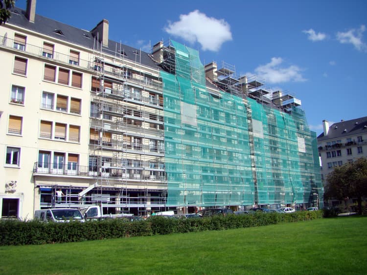 Przebudowa lub remont w bloku Tylko z przestrzeganiem rygorów bhp